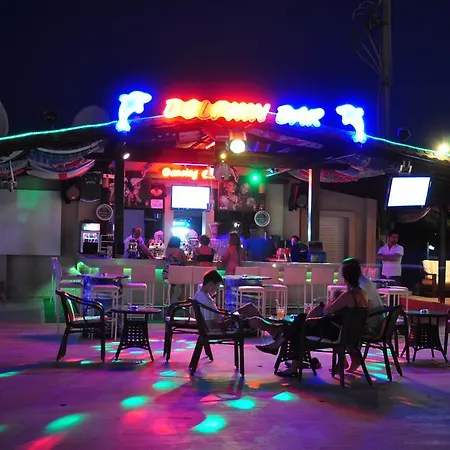 西野斯塔海滩公寓 公寓式酒店 3*